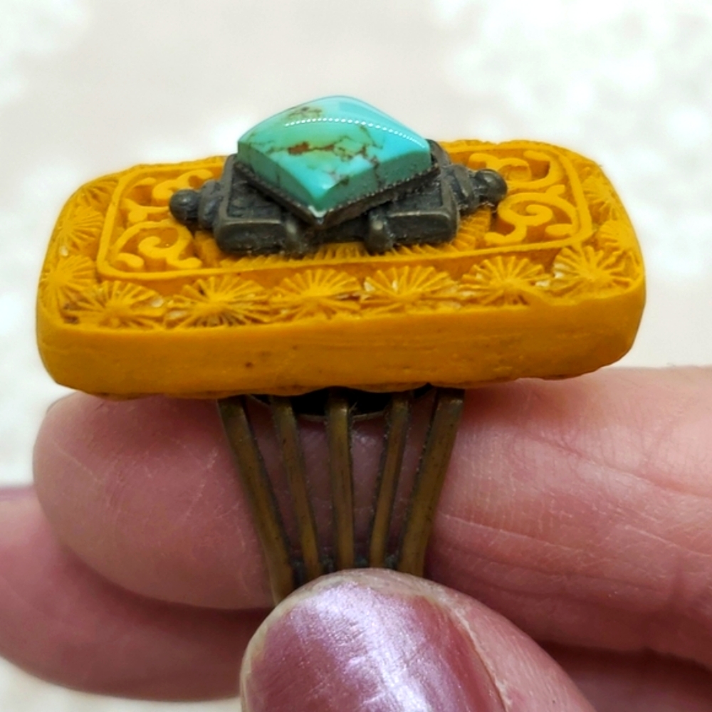 Ring - Picture 2 of 5